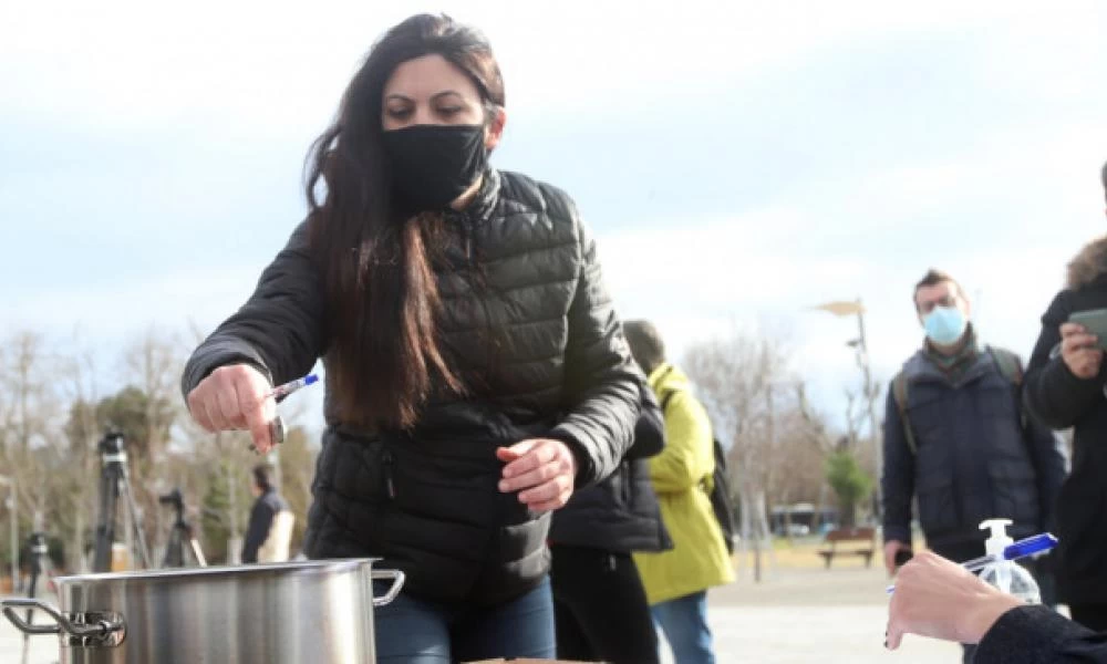 Λουκέτο για 6 στις 10 επιχειρήσεις - Οι εστιάτορες παραδίδουν τα κλειδιά